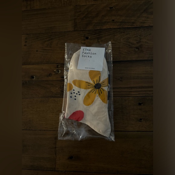 Closeout!▪️POL Floral Socks in Ivory with Multi flowers - Picture 7 of 7
